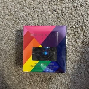 Danessa Myricks Beauty infinite chrome flakes for face